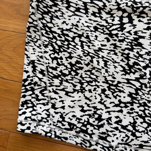 Athleta Shanti Square Neck Crop Tank Top Women S - Picture 4 of 12